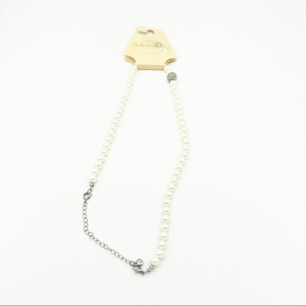 Hannah Women's Fashion Statement Pearl Necklace